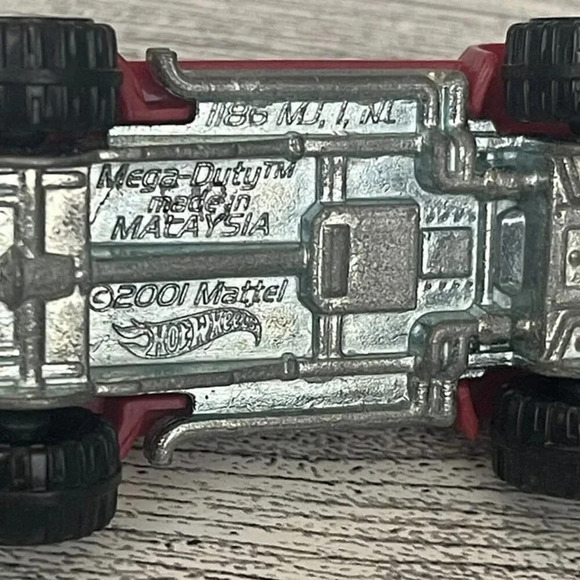 2001 Mattel Hot Wheels Mega Duty Malaysia Tan and Red - Picture 10 of 10
